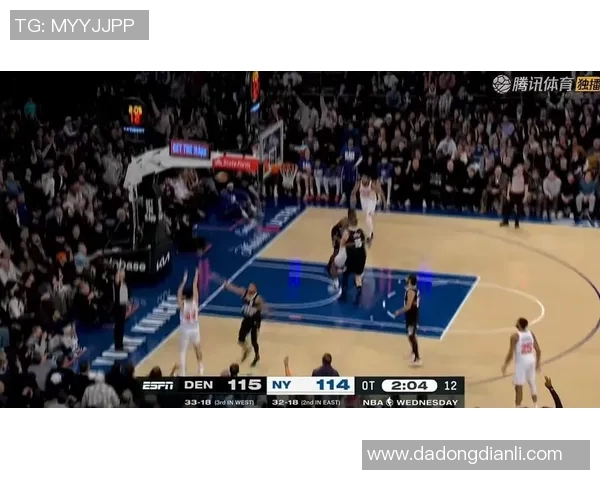 尼克斯与小牛激战正酣双方球员拼尽全力争夺胜利 尼克斯与小牛激战正酣双方球员拼尽全力争夺胜利